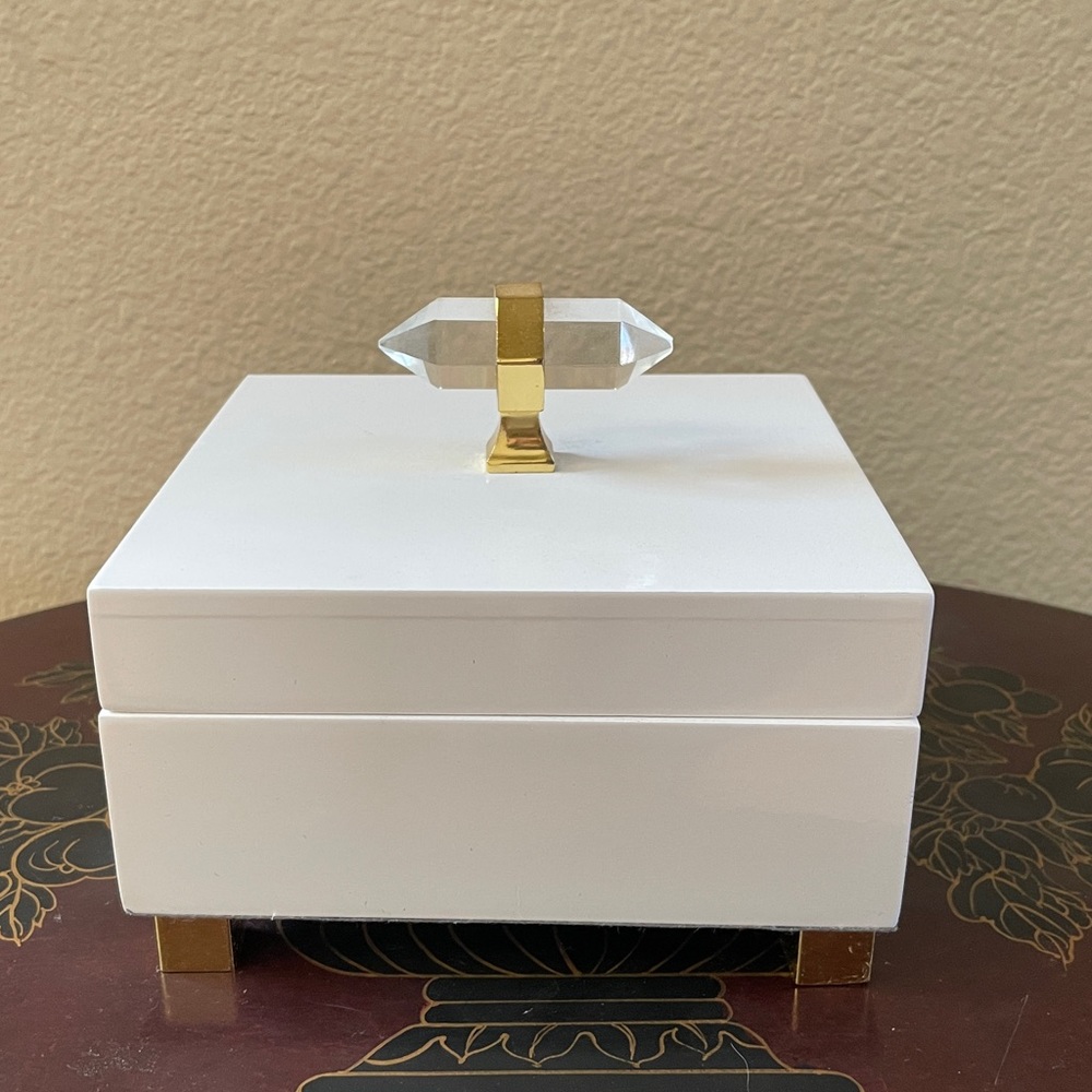 Gorgeous stash or jewelry box